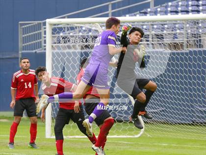 Thumbnail 3 in Hoover vs. St. Augustine (City Championship @ Qualcomm Stadium) photogallery.