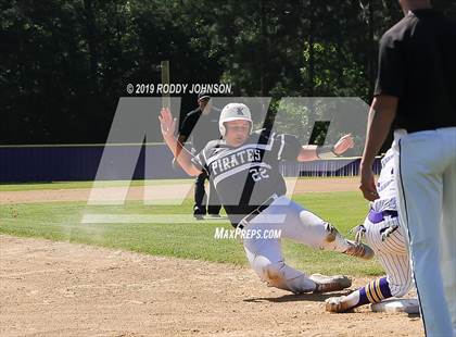 Thumbnail 2 in South Beauregard vs. Kaplan (LHSAA 3A Round 2 Playoff) photogallery.