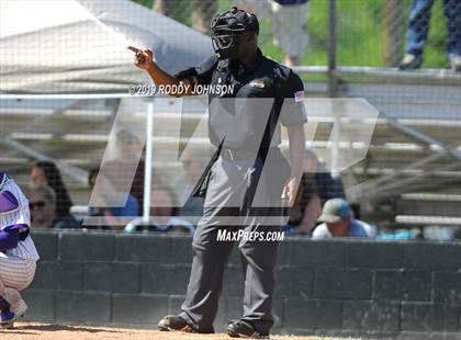 Thumbnail 3 in South Beauregard vs. Kaplan (LHSAA 3A Round 2 Playoff) photogallery.