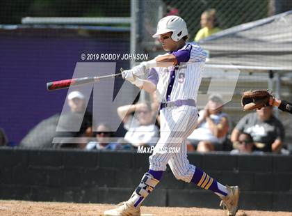 Thumbnail 3 in South Beauregard vs. Kaplan (LHSAA 3A Round 2 Playoff) photogallery.