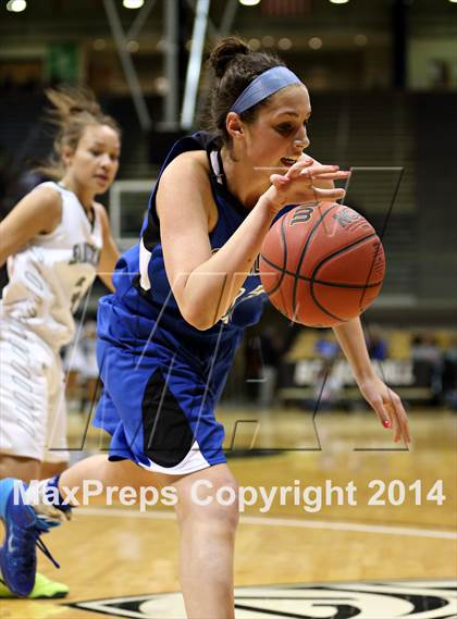 Thumbnail 2 in Fossil Ridge vs. Grandview (CHSAA 5A Semifinal) photogallery.