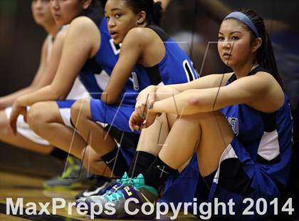 Thumbnail 1 in Fossil Ridge vs. Grandview (CHSAA 5A Semifinal) photogallery.