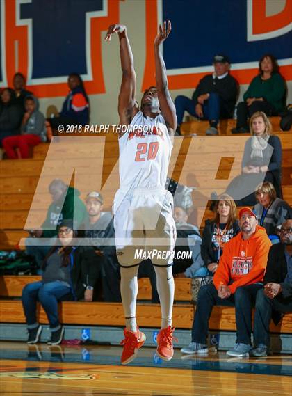 Thumbnail 2 in McKinleyville vs Cosumnes Oaks (Run with the Pack) photogallery.