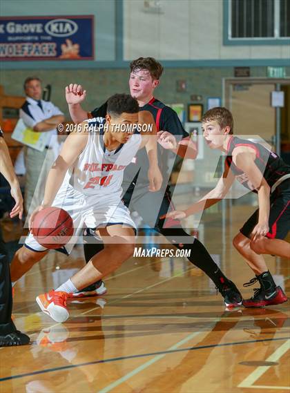 Thumbnail 1 in McKinleyville vs Cosumnes Oaks (Run with the Pack) photogallery.