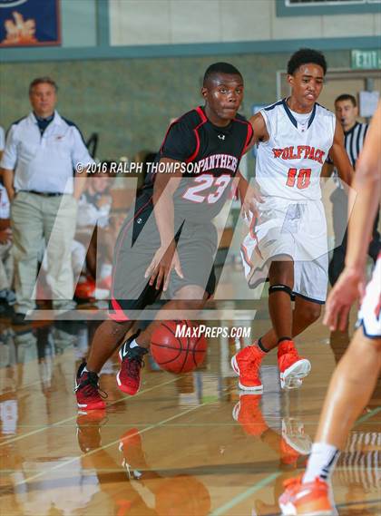 Thumbnail 1 in McKinleyville vs Cosumnes Oaks (Run with the Pack) photogallery.