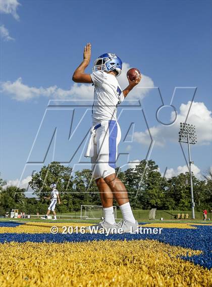 Thumbnail 2 in Covington Catholic vs Oak Hills (Crosstown Showdown) photogallery.