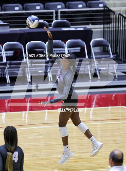 Thumbnail 2 in Keller vs. Ridge Point (UIL Volleyball 6A Semifinals) photogallery.