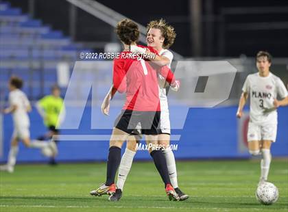 Thumbnail 2 in Seven Lakes vs. Plano (UIL 6A Boys Soccer State Semifinal) photogallery.