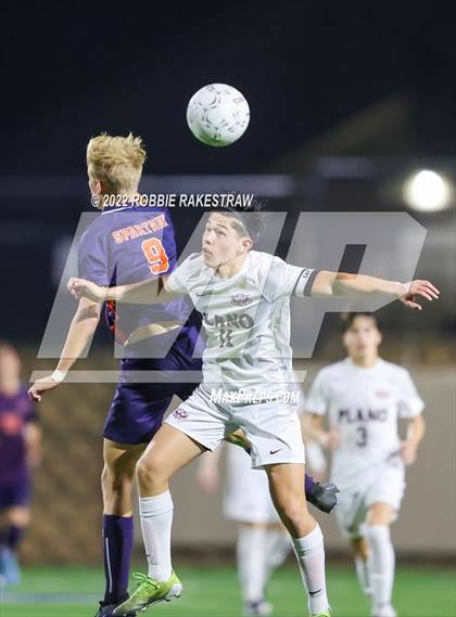 Thumbnail 2 in Seven Lakes vs. Plano (UIL 6A Boys Soccer State Semifinal) photogallery.