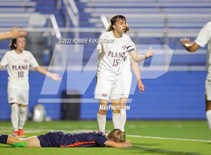 Thumbnail 2 in Seven Lakes vs. Plano (UIL 6A Boys Soccer State Semifinal) photogallery.