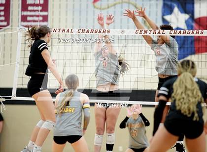 Thumbnail 3 in Fossil Ridge vs Keller Central photogallery.