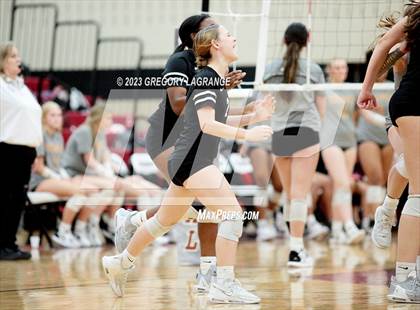 Thumbnail 2 in Fossil Ridge vs Keller Central photogallery.
