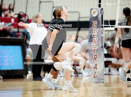 Thumbnail 1 in Fossil Ridge vs Keller Central photogallery.