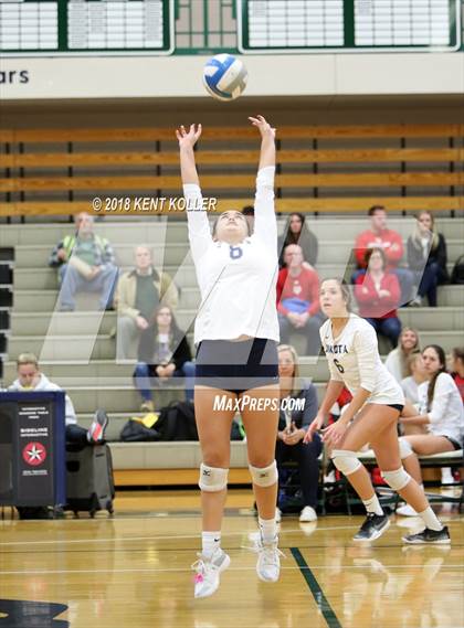 Thumbnail 1 in Dakota vs L'Anse Creuse North (MHSAA District Semifinal) photogallery.