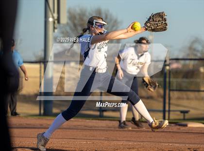 Thumbnail 3 in Dyersburg @ Arlington photogallery.
