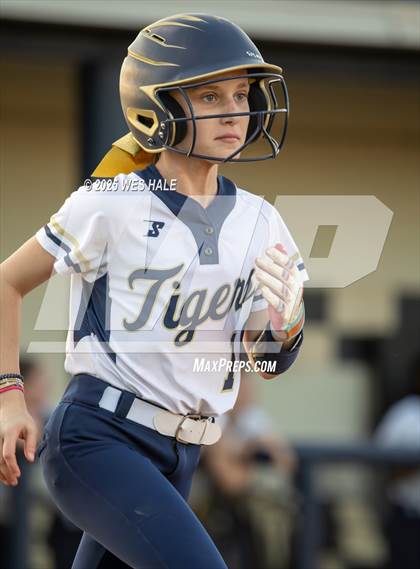 Thumbnail 3 in Dyersburg @ Arlington photogallery.