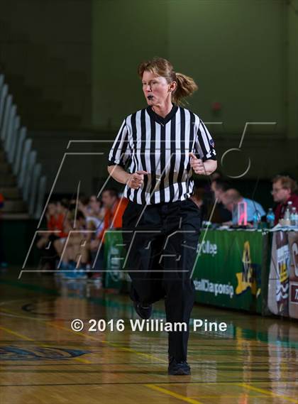 Thumbnail 2 in Livonia vs. Westhill (NYSPHSAA Class B Final) photogallery.