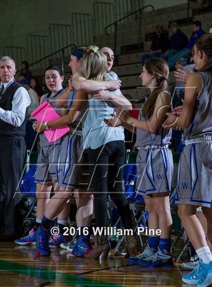 Thumbnail 2 in Livonia vs. Westhill (NYSPHSAA Class B Final) photogallery.