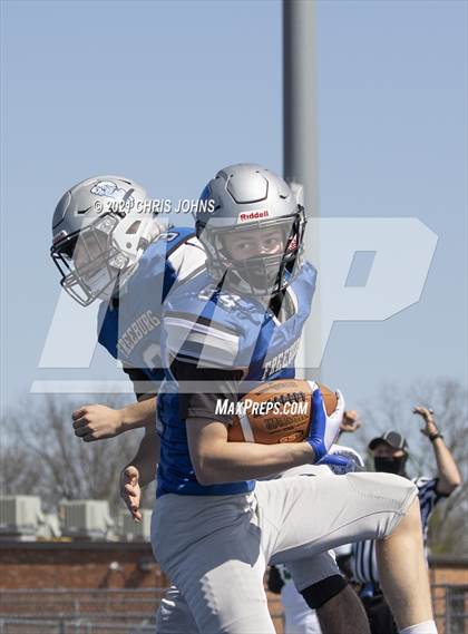 Thumbnail 2 in Madison @ Freeburg photogallery.
