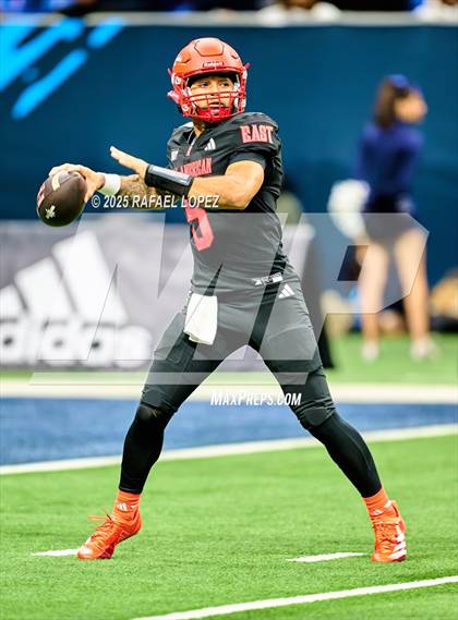 Thumbnail 2 in Navy All-American Bowl photogallery.