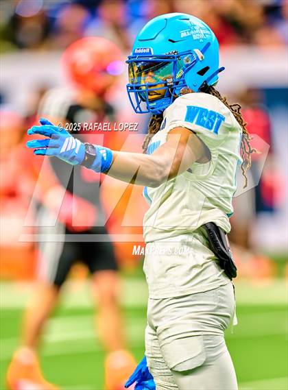 Thumbnail 3 in Navy All-American Bowl photogallery.