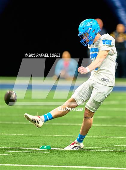 Thumbnail 3 in Navy All-American Bowl photogallery.