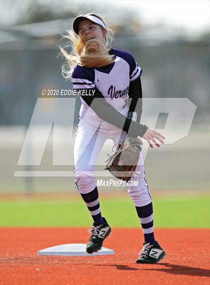 Thumbnail 3 in EP Eastlake vs Mt. Vernon (Allen Tournament) photogallery.
