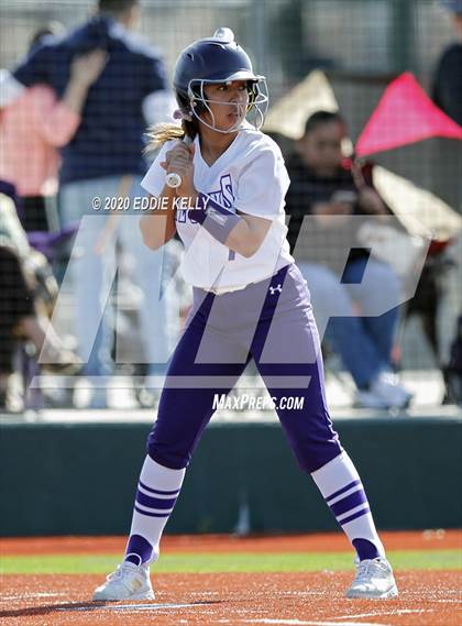 Thumbnail 3 in EP Eastlake vs Mt. Vernon (Allen Tournament) photogallery.