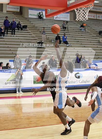 Thumbnail 2 in Summer Creek vs Paetow (McDonald's Texas Invitational) photogallery.