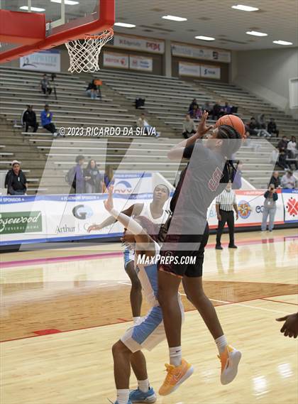 Thumbnail 3 in Summer Creek vs Paetow (McDonald's Texas Invitational) photogallery.