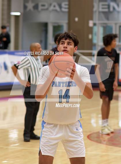 Thumbnail 1 in Summer Creek vs Paetow (McDonald's Texas Invitational) photogallery.