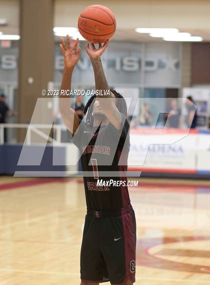 Thumbnail 1 in Summer Creek vs Paetow (McDonald's Texas Invitational) photogallery.