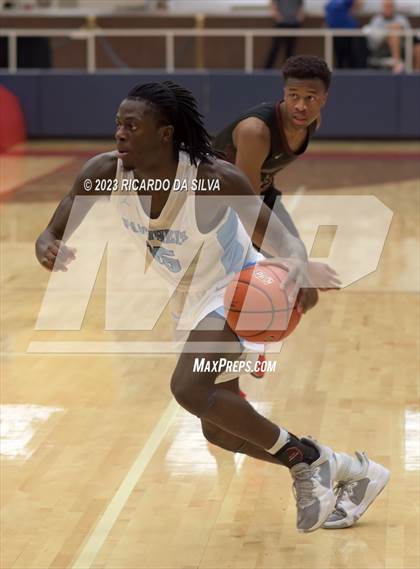 Thumbnail 1 in Summer Creek vs Paetow (McDonald's Texas Invitational) photogallery.