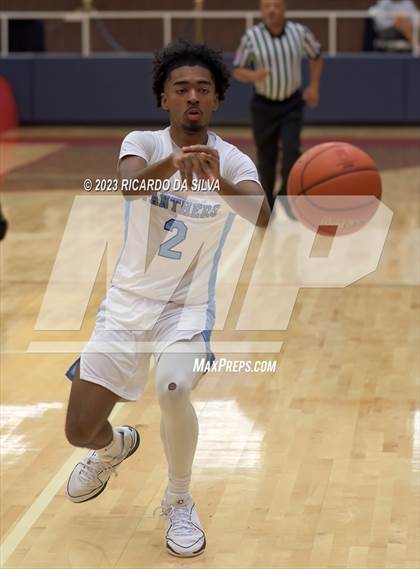Thumbnail 1 in Summer Creek vs Paetow (McDonald's Texas Invitational) photogallery.