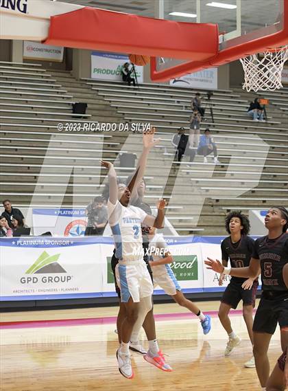 Thumbnail 2 in Summer Creek vs Paetow (McDonald's Texas Invitational) photogallery.