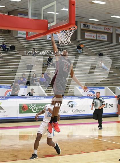 Thumbnail 1 in Summer Creek vs Paetow (McDonald's Texas Invitational) photogallery.