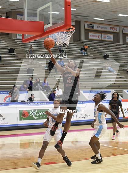 Thumbnail 3 in Summer Creek vs Paetow (McDonald's Texas Invitational) photogallery.