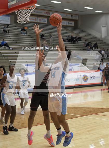 Thumbnail 1 in Summer Creek vs Paetow (McDonald's Texas Invitational) photogallery.