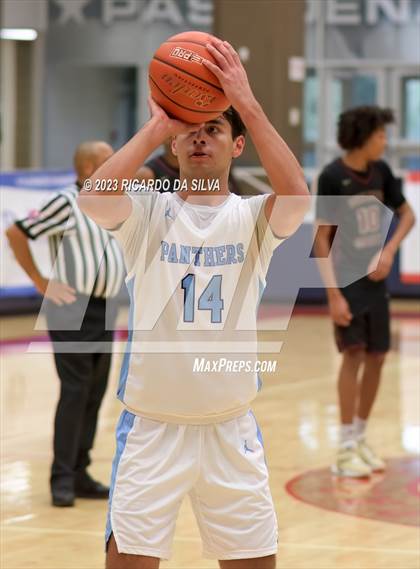 Thumbnail 2 in Summer Creek vs Paetow (McDonald's Texas Invitational) photogallery.