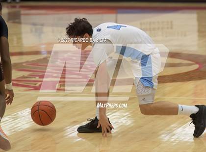 Thumbnail 1 in Summer Creek vs Paetow (McDonald's Texas Invitational) photogallery.