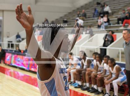 Thumbnail 1 in Summer Creek vs Paetow (McDonald's Texas Invitational) photogallery.