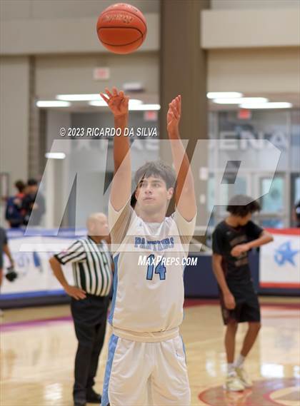 Thumbnail 3 in Summer Creek vs Paetow (McDonald's Texas Invitational) photogallery.