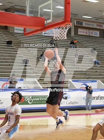 Thumbnail 1 in Summer Creek vs Paetow (McDonald's Texas Invitational) photogallery.