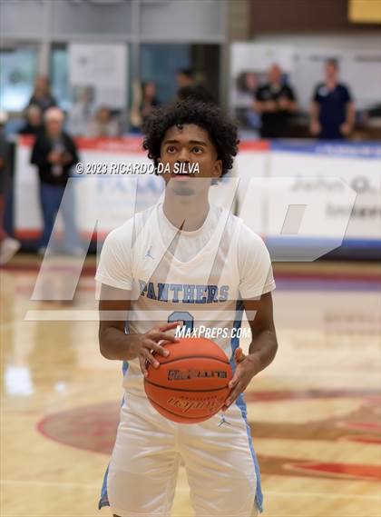Thumbnail 1 in Summer Creek vs Paetow (McDonald's Texas Invitational) photogallery.