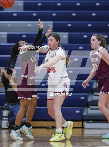 Thumbnail 1 in South Iron vs Olathe North (Sophie Cunningham Classic) photogallery.