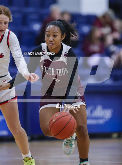 Thumbnail 2 in South Iron vs Olathe North (Sophie Cunningham Classic) photogallery.