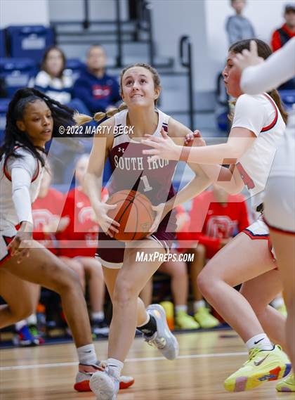 Thumbnail 3 in South Iron vs Olathe North (Sophie Cunningham Classic) photogallery.