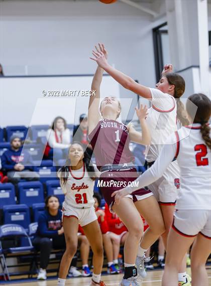 Thumbnail 1 in South Iron vs Olathe North (Sophie Cunningham Classic) photogallery.
