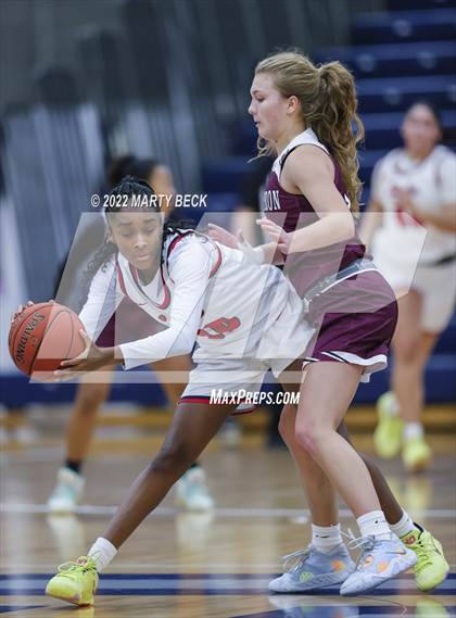 Thumbnail 3 in South Iron vs Olathe North (Sophie Cunningham Classic) photogallery.