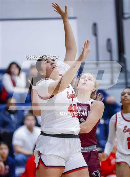 Thumbnail 1 in South Iron vs Olathe North (Sophie Cunningham Classic) photogallery.